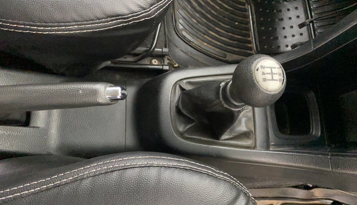 2013 Maruti Swift VXI, Petrol, Manual, 63,984 km, Gear Lever