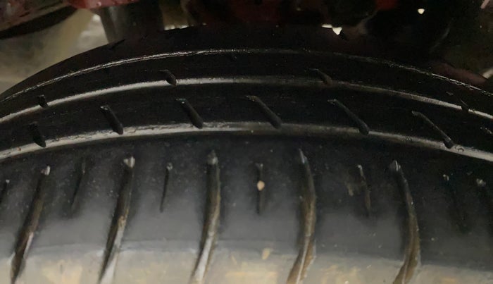 2015 Hyundai Eon D-LITE+, Petrol, Manual, 24,278 km, Left Rear Tyre Tread