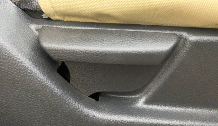 2015 Hyundai Eon D-LITE+, Petrol, Manual, 24,278 km, Driver Side Adjustment Panel