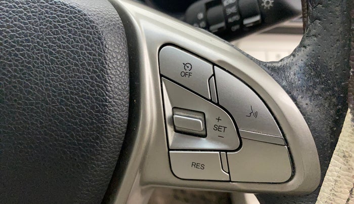 2021 Mahindra XUV300 W8 (O) 1.5 DIESEL AMT, Diesel, Automatic, 75,875 km, Adaptive Cruise Control