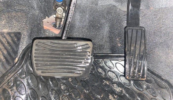 2021 Mahindra XUV300 W8 (O) 1.5 DIESEL AMT, Diesel, Automatic, 75,875 km, Pedals