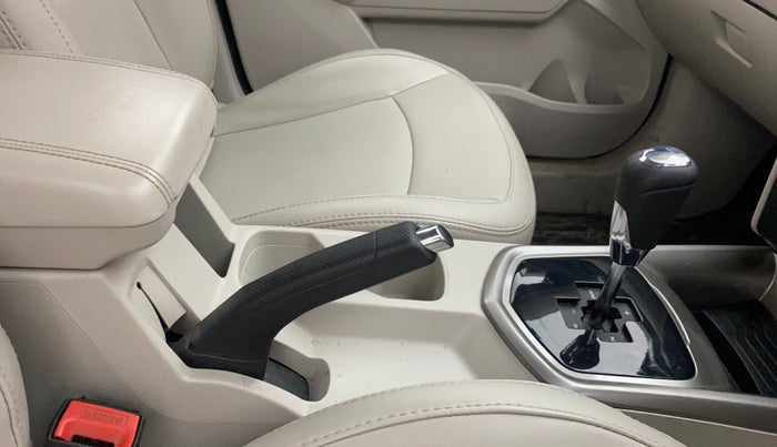 2021 Mahindra XUV300 W8 (O) 1.5 DIESEL AMT, Diesel, Automatic, 75,875 km, Gear Lever