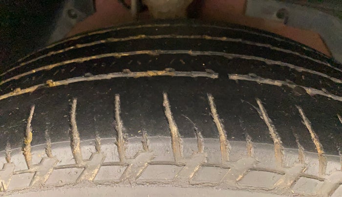 2014 Mahindra XUV500 W8, Diesel, Manual, 96,252 km, Right Front Tyre Tread