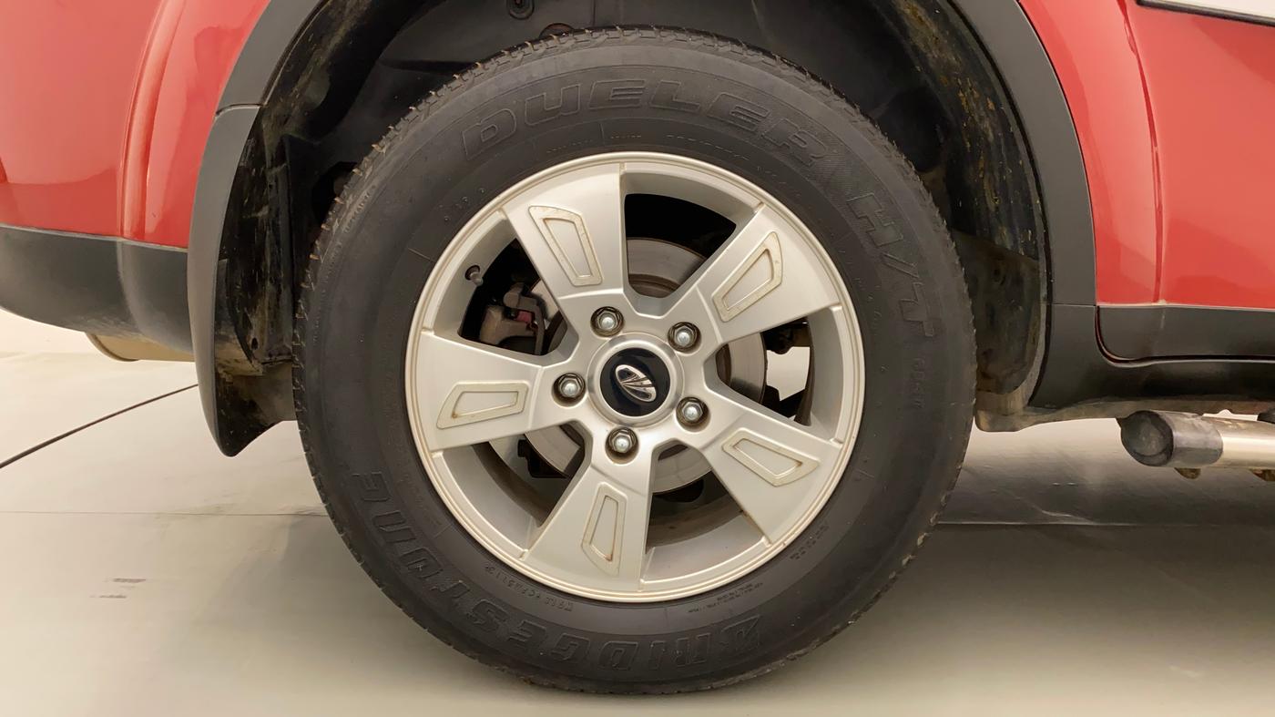 2014 Mahindra XUV500 W8, Diesel, Manual, 96,252 km, Right Rear Wheel