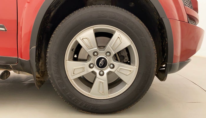 2014 Mahindra XUV500 W8, Diesel, Manual, 96,252 km, Right Front Wheel