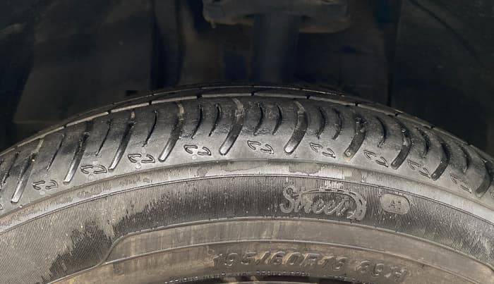 2020 Tata NEXON XM DIESEL, Diesel, Manual, 1,38,241 km, Left Front Tyre Tread
