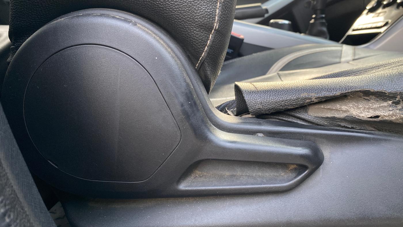 2020 Tata NEXON XM DIESEL, Diesel, Manual, 1,38,273 km, Driver Side Adjustment Panel