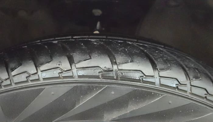 2016 Honda City 1.5L I-VTEC VX, CNG, Manual, 65,738 km, Right Front Tyre Tread