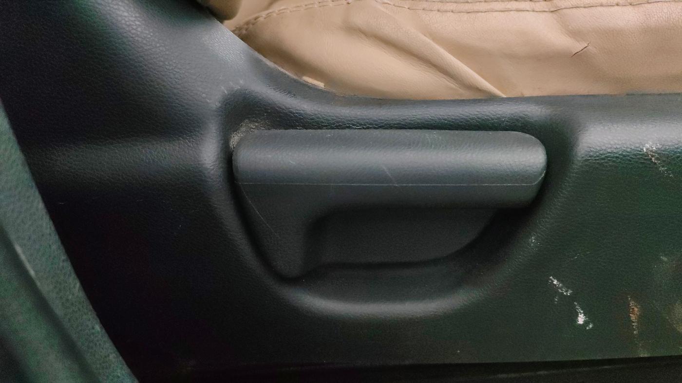 2016 Honda City 1.5L I-VTEC VX, CNG, Manual, 65,739 km, Driver Side Adjustment Panel