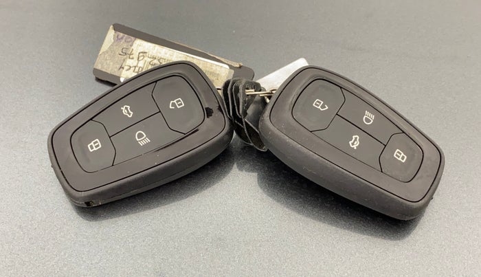 2023 Tata NEXON CREATIVE + SUNROOF 1.5 DIESEL, Diesel, Manual, 33,590 km, Key Close Up