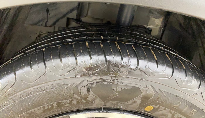 2023 Tata NEXON CREATIVE + SUNROOF 1.5 DIESEL, Diesel, Manual, 33,590 km, Left Front Tyre Tread