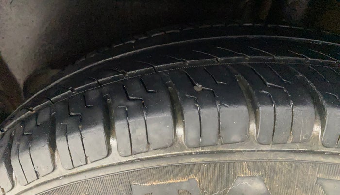 2019 Maruti Dzire VDI, Diesel, Manual, 69,749 km, Left Rear Tyre Tread