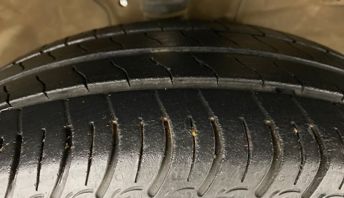 2019 Maruti S PRESSO VXI AGS, Petrol, Automatic, 67,166 km, Right Front Tyre Tread