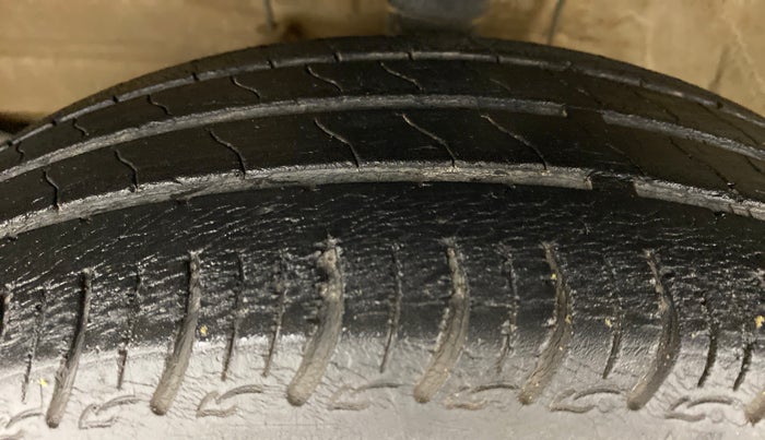 2019 Maruti S PRESSO VXI AGS, Petrol, Automatic, 67,166 km, Left Front Tyre Tread
