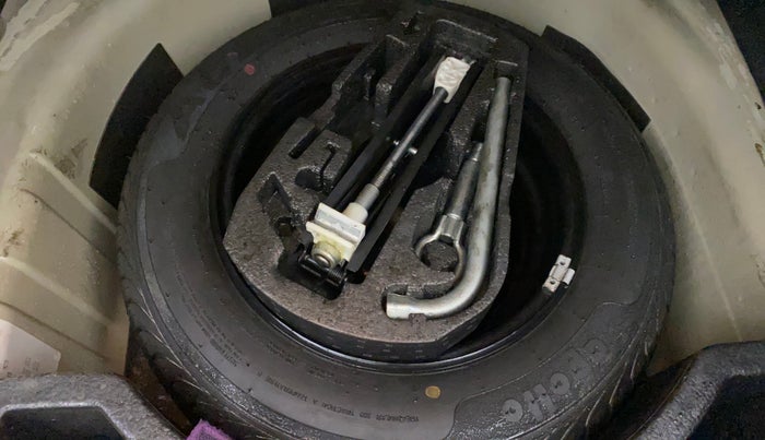 2013 Skoda Rapid AMBITION 1.6 TDI CR MT, Diesel, Manual, 1,14,039 km, Spare Tyre