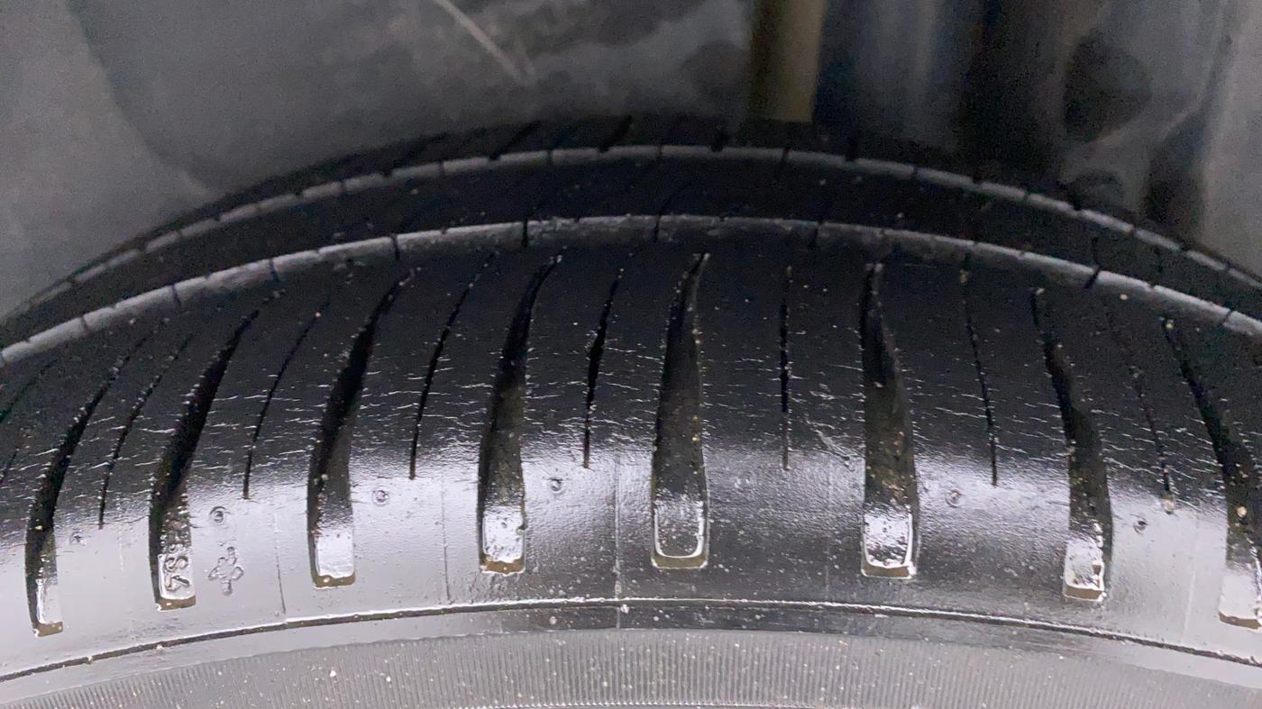 2012 Maruti Swift Dzire VDI, Diesel, Manual, 1,00,142 km, Left Rear Tyre Tread