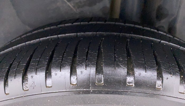 2012 Maruti Swift Dzire VDI, Diesel, Manual, 1,00,142 km, Left Rear Tyre Tread