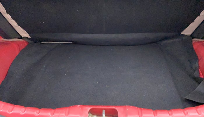 2018 Hyundai Eon SPORTZ, Petrol, Manual, 87,043 km, Boot Inside