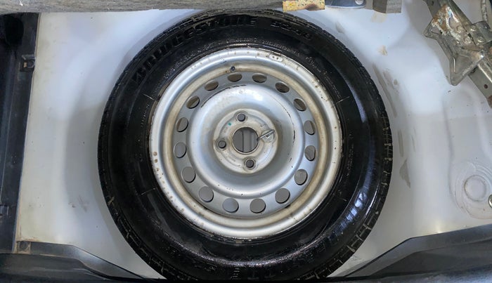 2015 Maruti Swift LXI, Petrol, Manual, 45,310 km, Spare Tyre