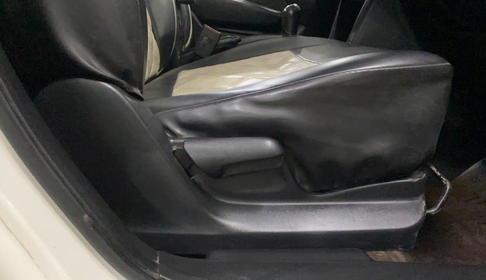 2015 Maruti Swift LXI, Petrol, Manual, 45,310 km, Driver Side Adjustment Panel