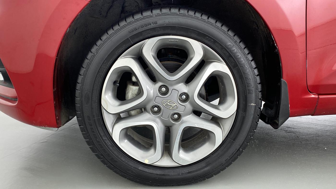 2020 Hyundai Elite i20 1.2 SPORTZ PLUS DUAL TONE VTVT, Petrol, Manual, 12,426 km, Left Front Wheel