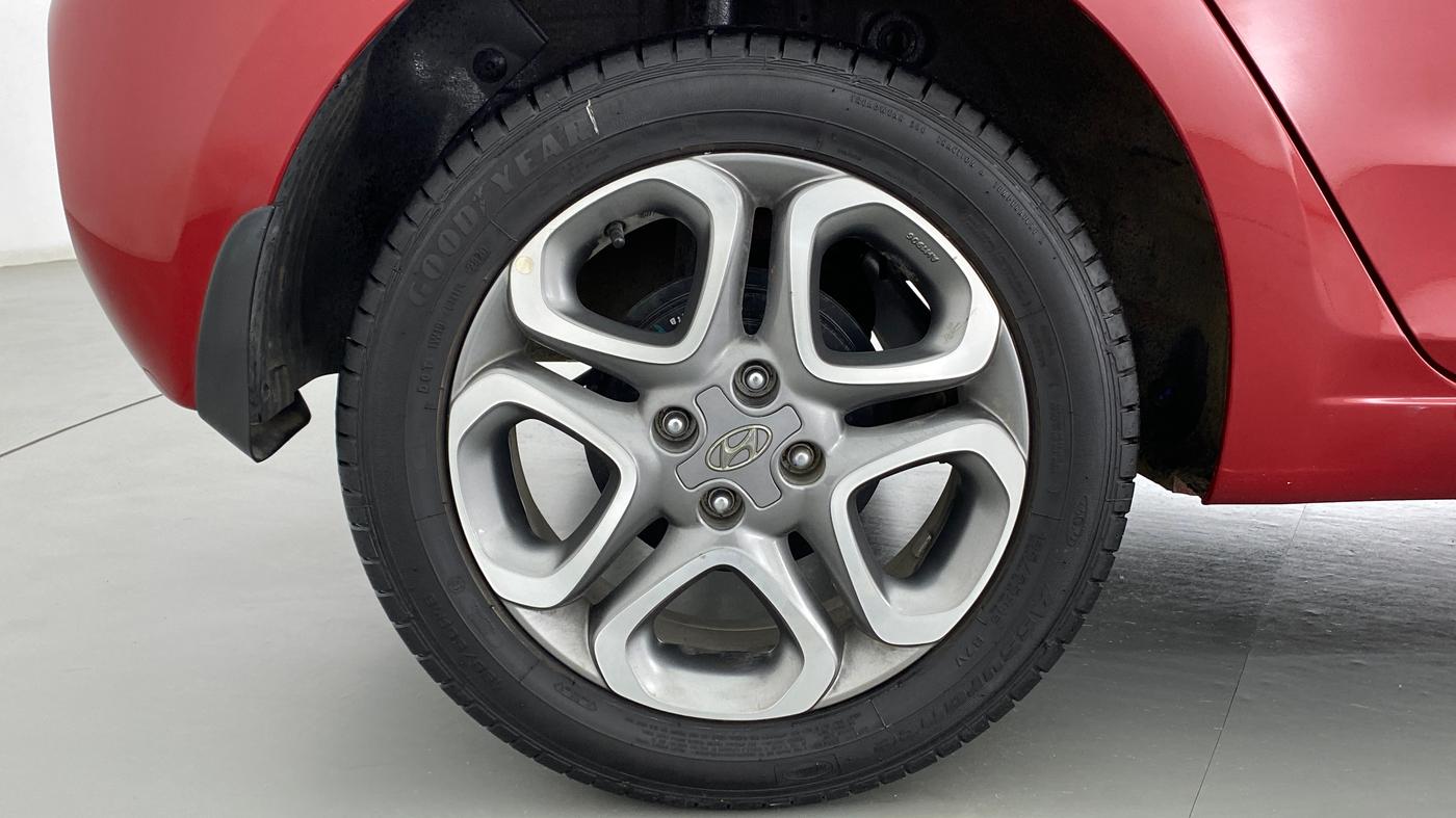 2020 Hyundai Elite i20 1.2 SPORTZ PLUS DUAL TONE VTVT, Petrol, Manual, 12,426 km, Right Rear Wheel