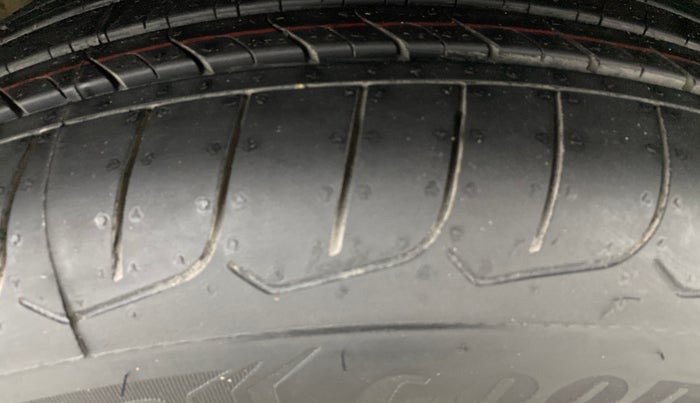 2021 KIA SELTOS HTK 1.5 PETROL, Petrol, Manual, 1,27,599 km, Right Front Tyre Tread