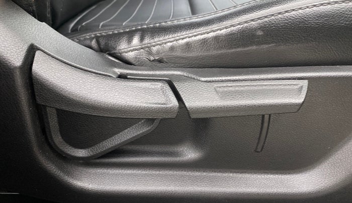 2021 KIA SELTOS HTK 1.5 PETROL, Petrol, Manual, 1,27,599 km, Driver Side Adjustment Panel