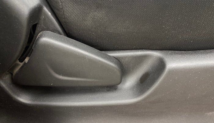 2017 Datsun Redi Go T(O) 0.8L LIMITED EDITION, Petrol, Manual, 40,039 km, Driver Side Adjustment Panel