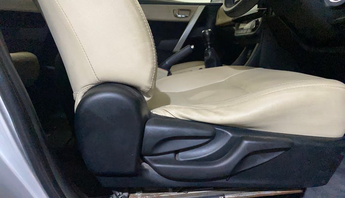 2014 Toyota Corolla Altis G PETROL, Petrol, Manual, 53,229 km, Driver Side Adjustment Panel