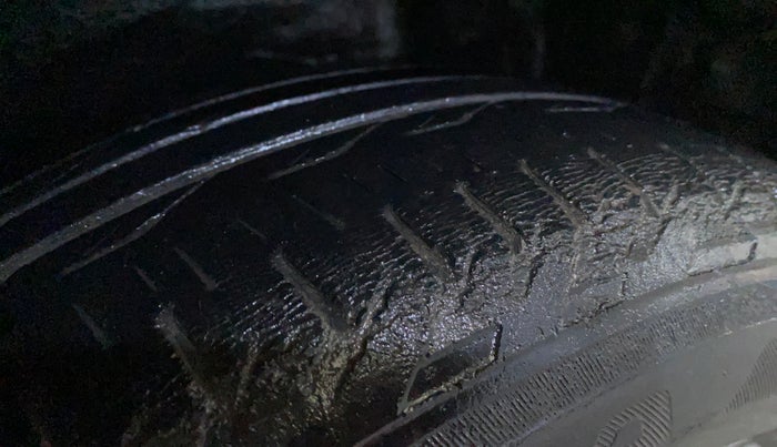 2014 Toyota Corolla Altis G PETROL, Petrol, Manual, 53,229 km, Right Rear Tyre Tread