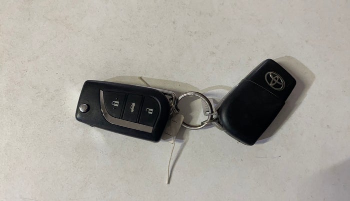 2014 Toyota Corolla Altis G PETROL, Petrol, Manual, 53,229 km, Key Close Up