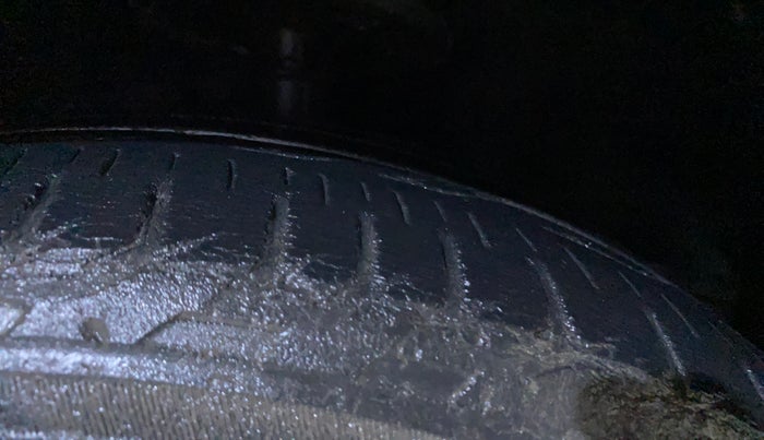 2014 Toyota Corolla Altis G PETROL, Petrol, Manual, 53,229 km, Right Front Tyre Tread