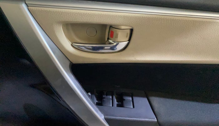2014 Toyota Corolla Altis G PETROL, Petrol, Manual, 53,229 km, Driver Side Door Panels Control