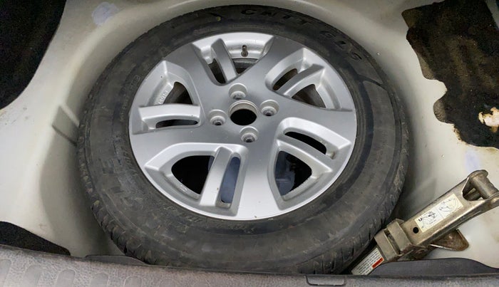 2012 Maruti Swift Dzire ZDI, Diesel, Manual, 71,457 km, Dicky (Boot door) - Jack/Tool not available