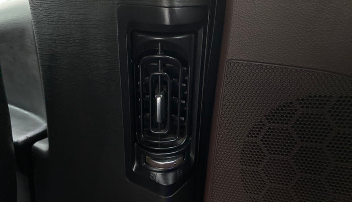 2013 Mahindra XUV500 W8 FWD, Diesel, Manual, 90,942 km, Rear AC Vents