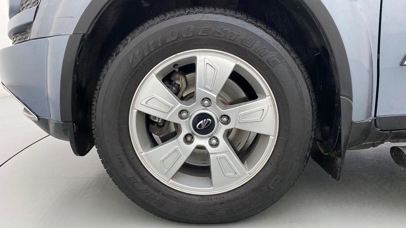 2013 Mahindra XUV500 W8 FWD, Diesel, Manual, 90,942 km, Left Front Wheel