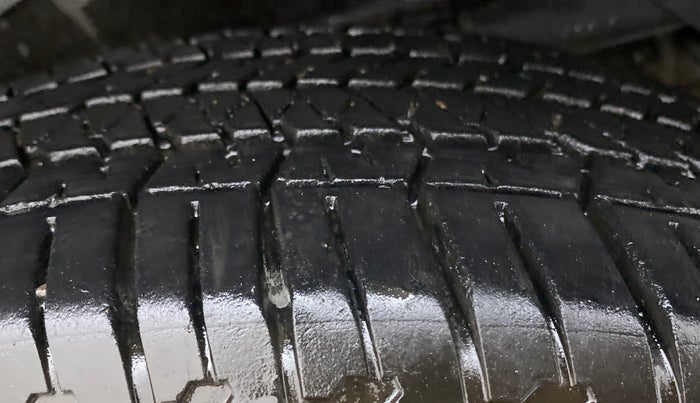 2013 Mahindra XUV500 W8 FWD, Diesel, Manual, 90,942 km, Left Rear Tyre Tread