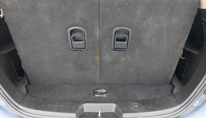 2013 Mahindra XUV500 W8 FWD, Diesel, Manual, 90,942 km, Boot Inside