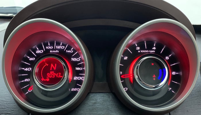 2013 Mahindra XUV500 W8 FWD, Diesel, Manual, 90,942 km, Odometer Image