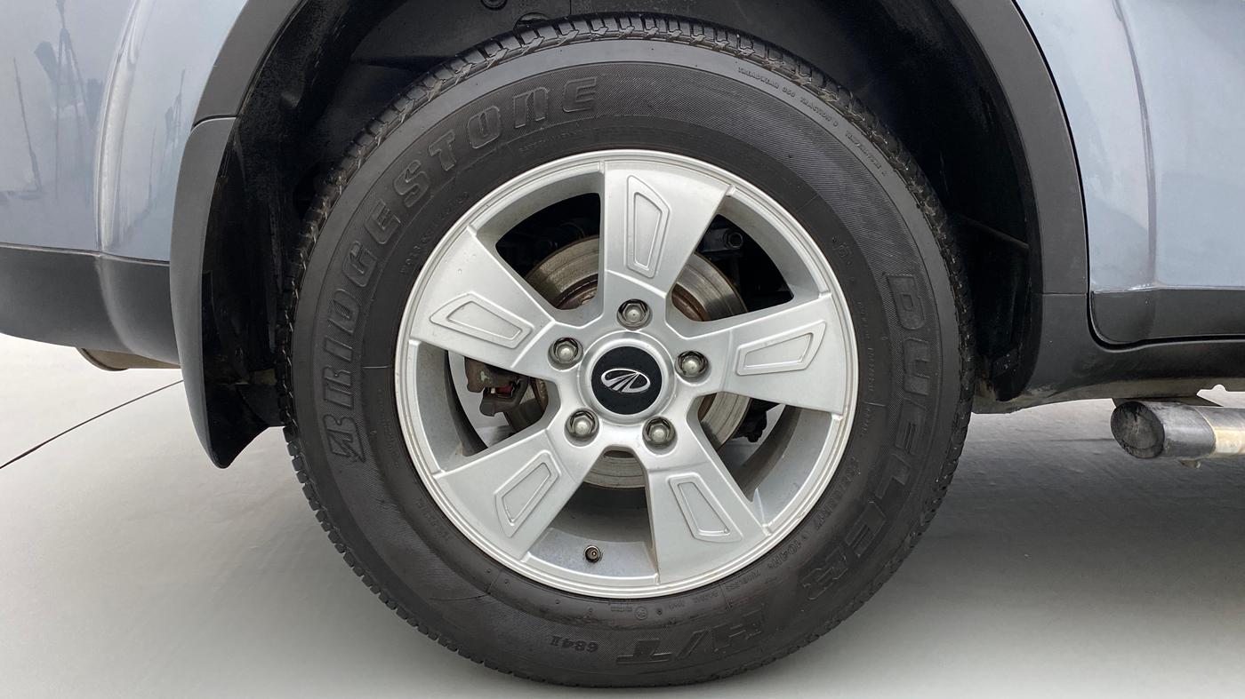 2013 Mahindra XUV500 W8 FWD, Diesel, Manual, 90,942 km, Right Rear Wheel