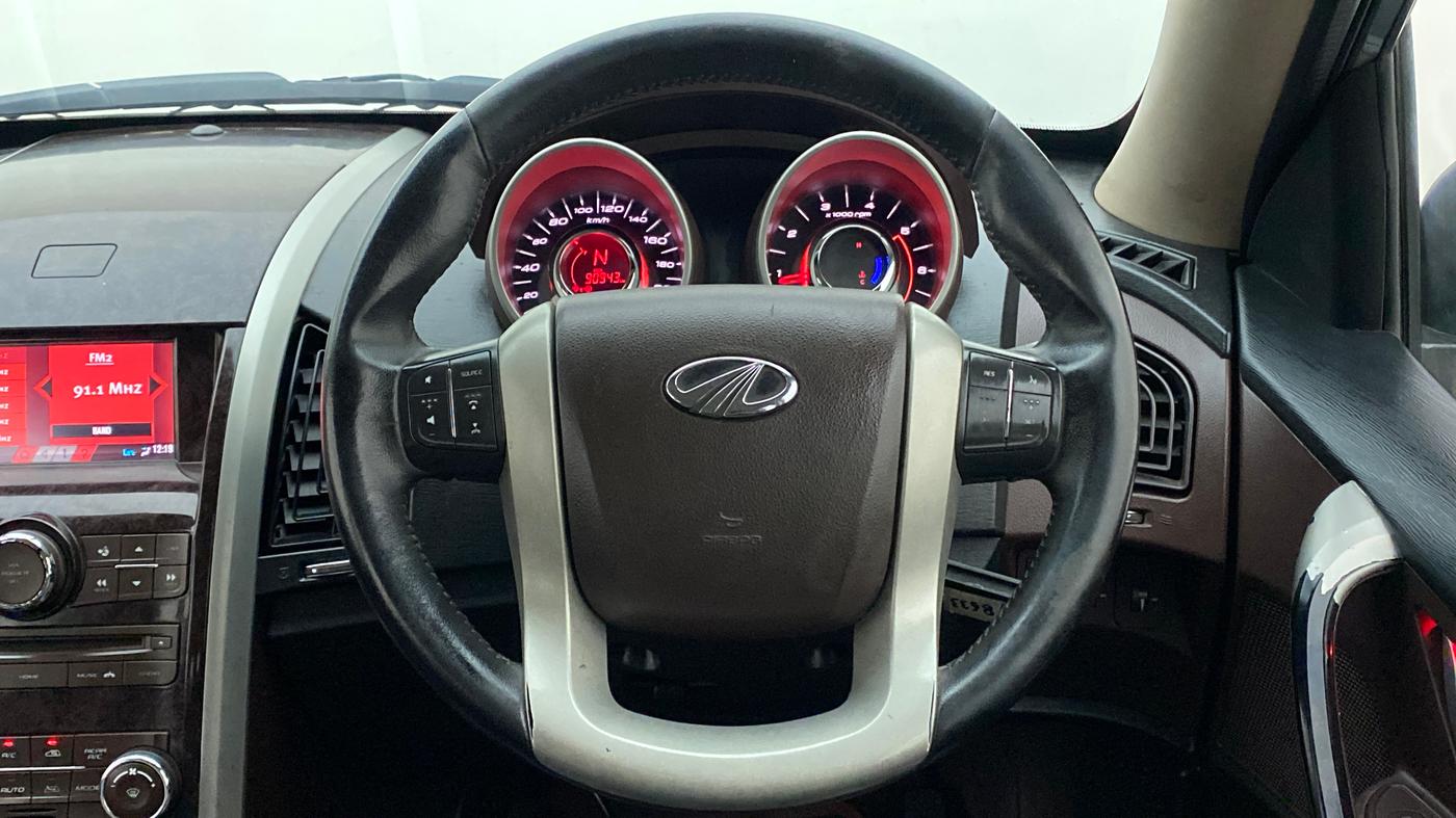 2013 Mahindra XUV500 W8 FWD, Diesel, Manual, 90,942 km, Steering Wheel Close Up