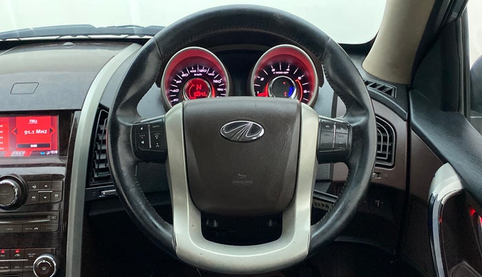 2013 Mahindra XUV500 W8 FWD, Diesel, Manual, 90,942 km, Steering Wheel Close Up