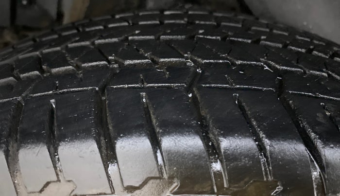 2013 Mahindra XUV500 W8 FWD, Diesel, Manual, 90,942 km, Right Rear Tyre Tread