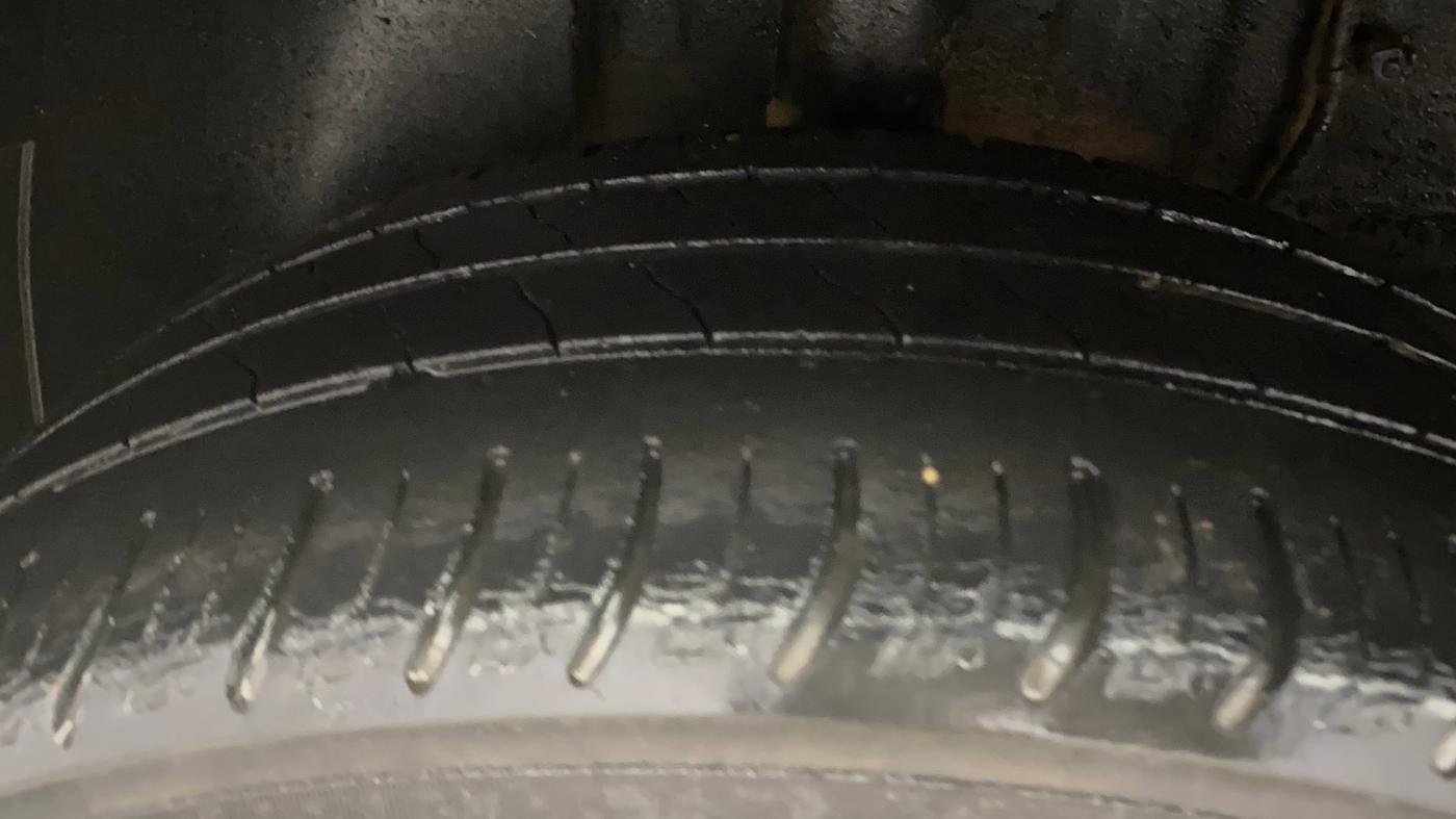 2021 Tata ALTROZ XZ PETROL, Petrol, Manual, 26,989 km, Right Rear Tyre Tread