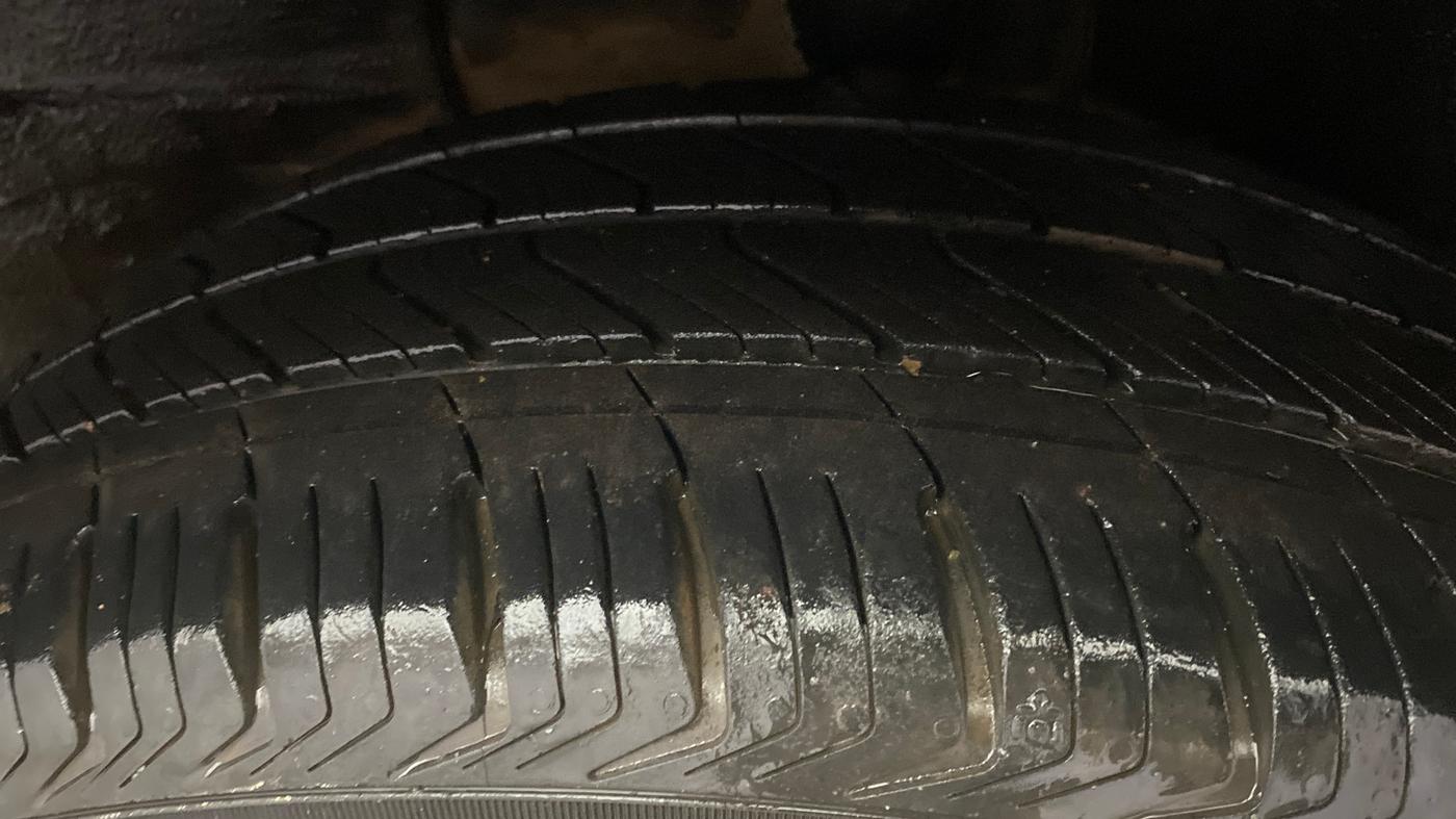 2021 Tata ALTROZ XZ PETROL, Petrol, Manual, 26,989 km, Left Rear Tyre Tread