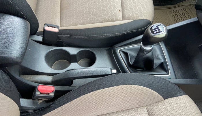 2015 Hyundai Elite i20 SPORTZ 1.2, CNG, Manual, 80,669 km, Gear Lever