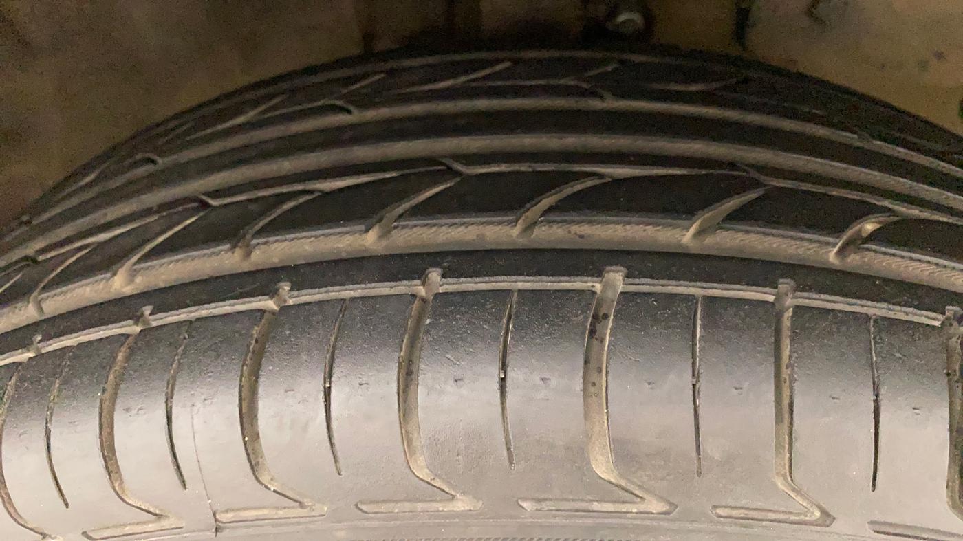 2012 Honda City 1.5L I-VTEC S MT, Petrol, Manual, 1,17,766 km, Right Front Tyre Tread