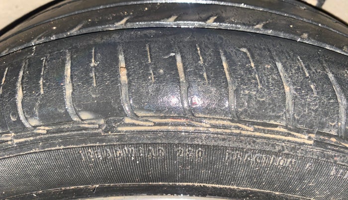 2022 Hyundai AURA SX 1.2 CNG, CNG, Manual, 25,033 km, Left Rear Tyre Tread