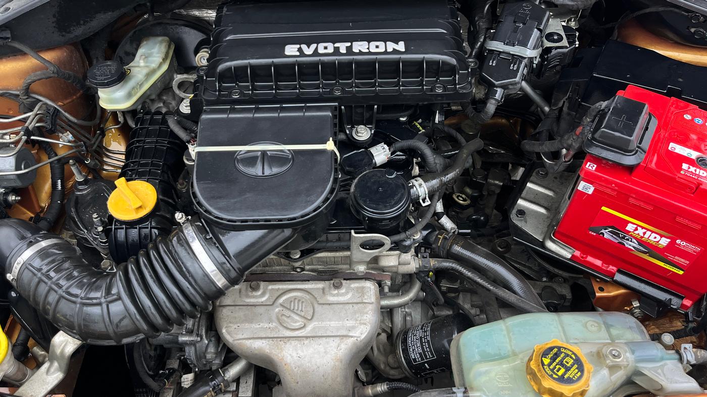 2016 Tata Tiago XZ PETROL, Petrol, Manual, 40,629 km, Engine View
